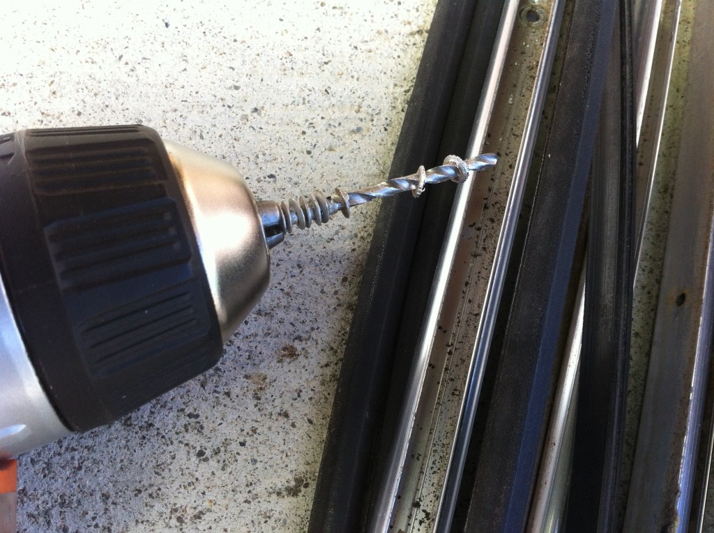 Datsun 280z - rivet removal