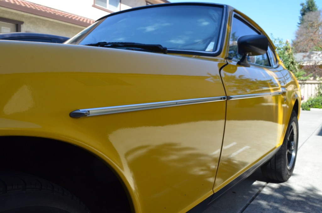 280z side moulding is on