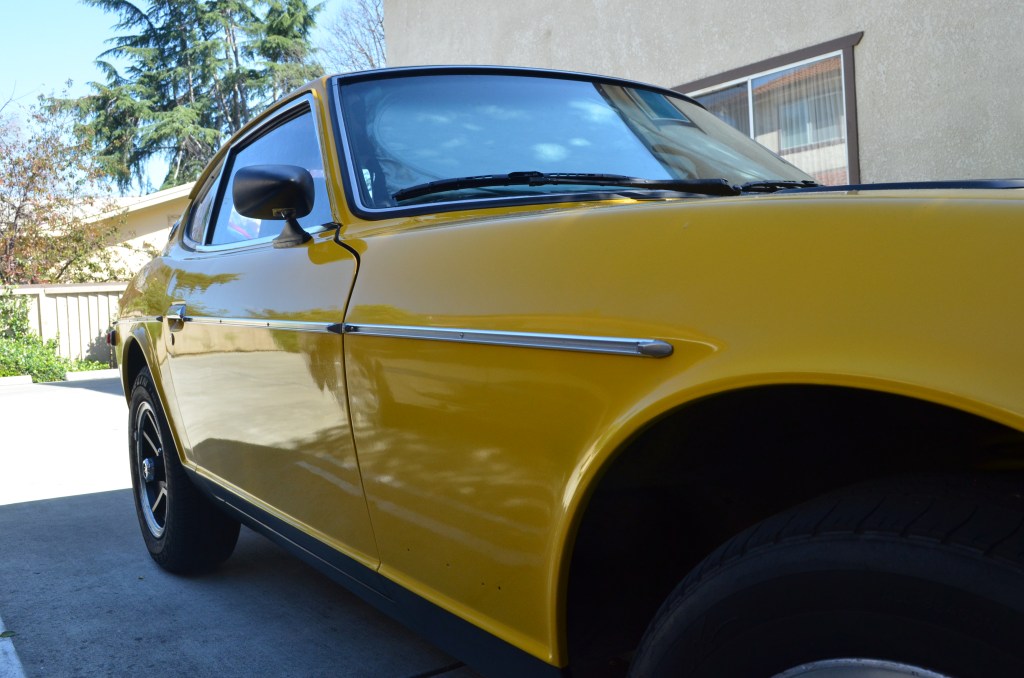 280z side moulding is on