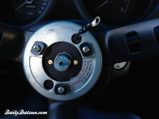 Daily-Datsun-240z-280z-steering-wheel (2)